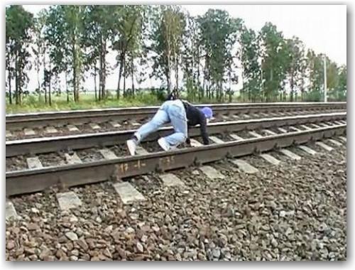 russian_girl_dare_train01-500x375 russian_girl_dare_train01-500x375