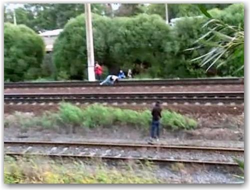 russian_girl_dare_train02-500x375 russian_girl_dare_train02-500x375