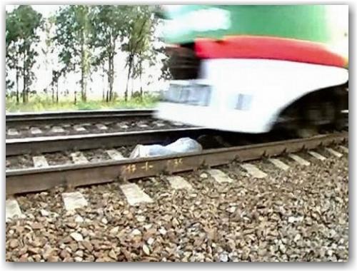 russian_girl_dare_train10-500x375 russian_girl_dare_train10-500x375