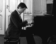 Pierre-Arnaud au piano