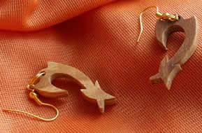 Bijoux en bois.. prix libre