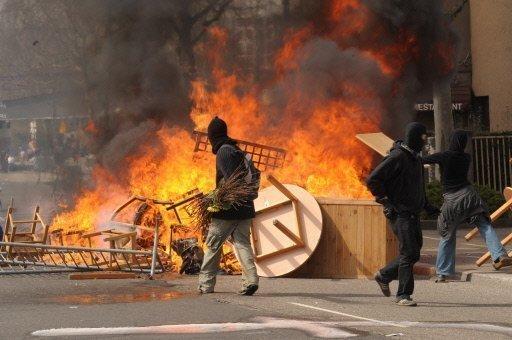 Spéciales brèves du jour : La dérive de la gauche pousse la France vers l'abîme