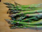 Pavé de mostelle sauté, poêlée de légumes verts croquants et sauce safran... AspergesVertes2