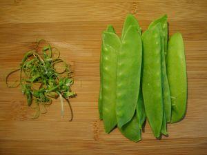 Pavé de mostelle sauté, poêlée de légumes verts croquants et sauce safran... MangeToutHaricots2