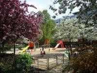 Le printemps dans le square James Joyce (Paris 13e)