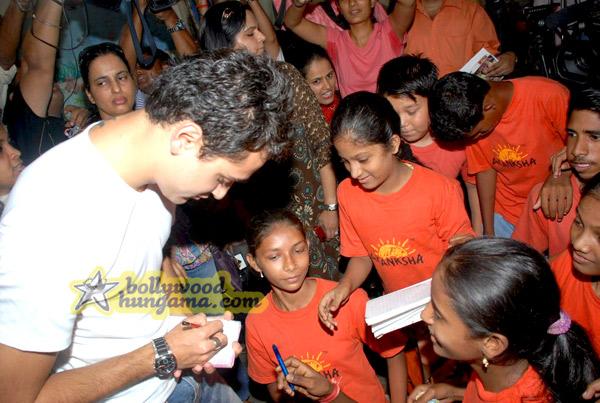 Imran khan rencontre les enfants de Aakanksha NGO