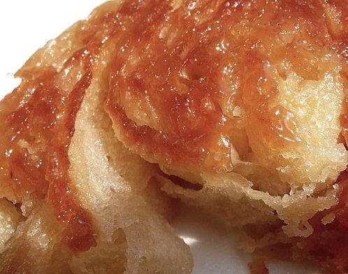 Du Beurre, du sucre, et un peu de farine, le Kouign Amann... Du Beurre, du sucre, et un peu de farine, le Kouign Amann...