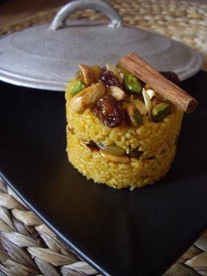 Un riz safrané aux noix et raisins secs pour un voyage en Somalie ! Un riz safrané aux noix et raisins secs pour un voyage en Somalie !