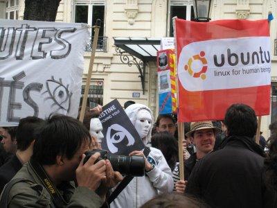 Hadopi : 40 photos et 2 vidéos de la Manifestation du 25 avril à Paris Hadopi : 40 photos et 2 vidéos de la Manifestation du 25 avril à Paris