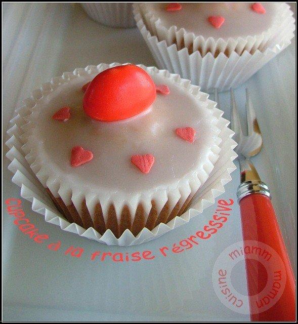 Cupcakes glacés à la fraise régresssive