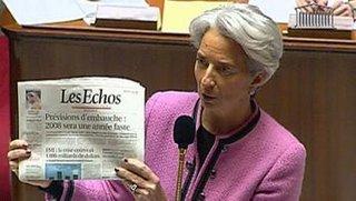 Crise économique, la France est sauvée  : Christine Lagarde offre des bérets aux américains
