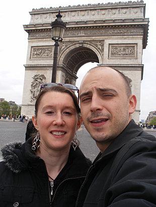 Nous devant l'Arc de Triomphe !!!