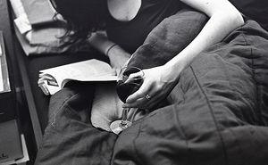 en Mai, lis des BD ou un policier lire_au_lit