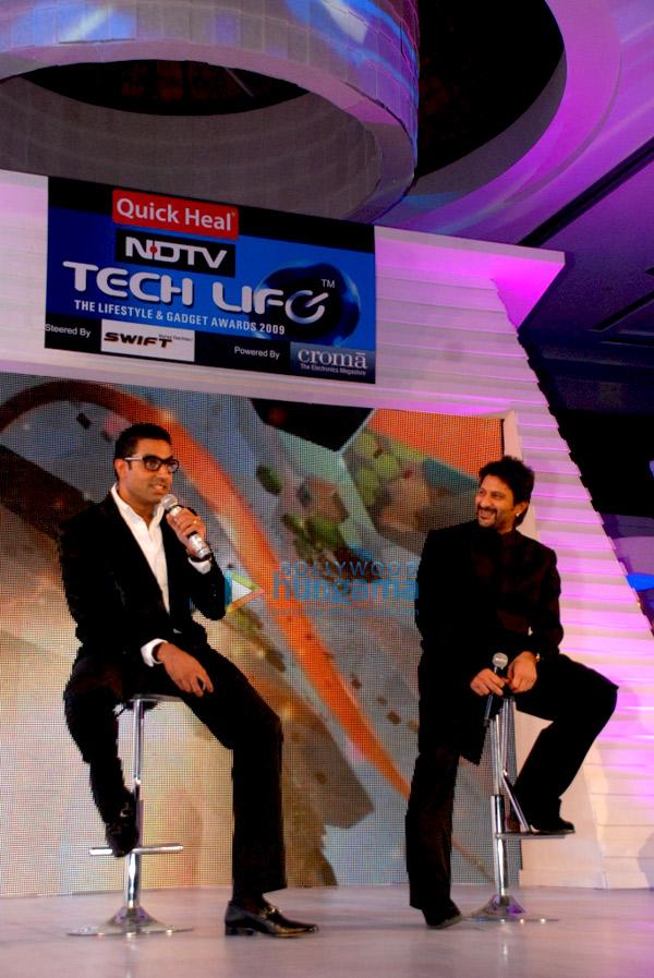 abhi, prashoon, malaika at ndtv tech life awards