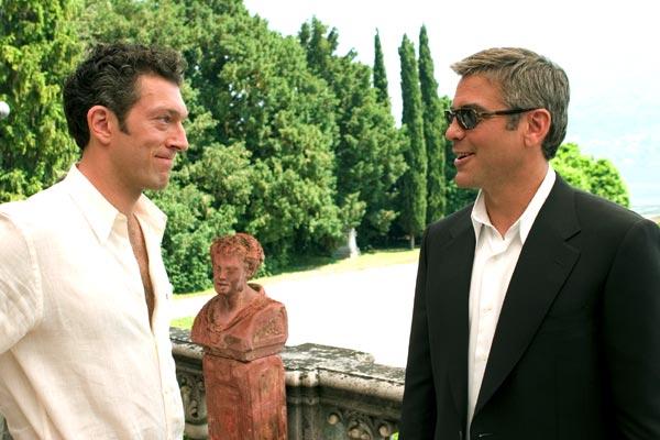 Vincent Cassel et George Clooney. Warner Bros. France
