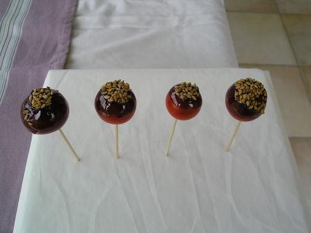 tomates cerises en pomme d'amour P5090061