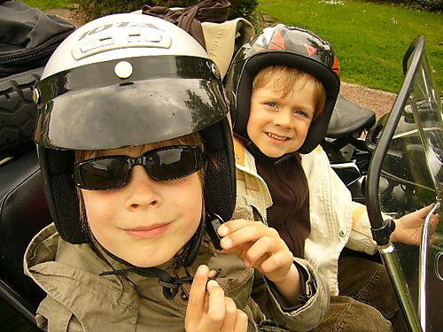 =?iso-8859-1?Q?Saint_Martin_de_R=E9_&_minibikers...?=