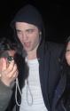 Robert Pattinson fête son anniversaire à Vancouver Image hébergée par servimg.com