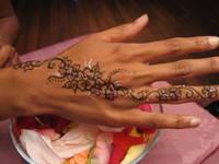 Kijiji: beau tatouage au henné naturel pour vos: main, pied, bras....etc