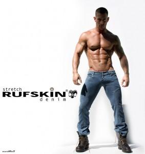 Un très beau modèle très musclé Un très beau modèle très musclé
