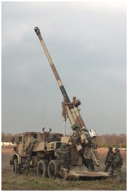 Une batterie de Caesar du 11e régiment d’artillerie de marine de la Lande d’Ouée va être déployée en Kapisa. caesar.jpg