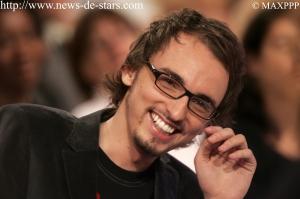 Christophe Willem fait le tour de France avec Caféine Christophe Willem accompagne Caféine sur la voie du succès