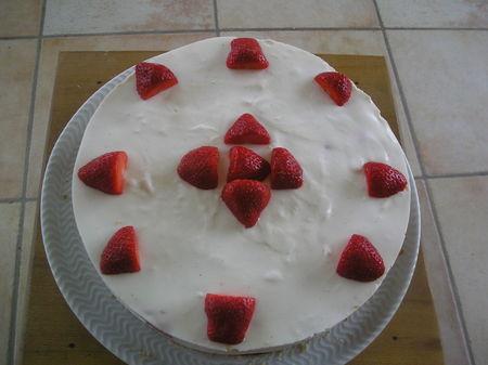 cheesecake aux fraises et à la féve tonka P5260056
