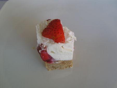 cheesecake aux fraises et à la féve tonka P5270061