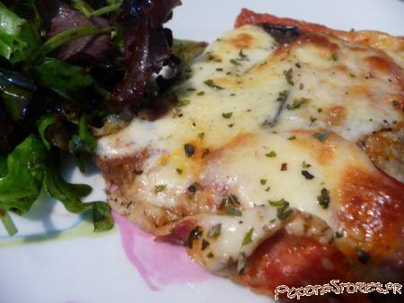 TARTE AUX AUBERGINES GRILLEES CHORIZO MOZZARELLA p1010575