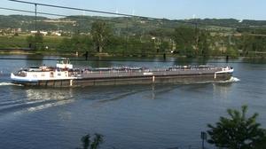 BATEAUX CITERNE SUR LE RHÔNE