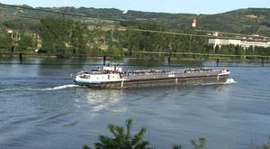 BATEAUX CITERNE SUR LE RHÔNE