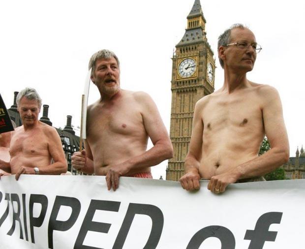 Les retraités anglais en sous-vêtements