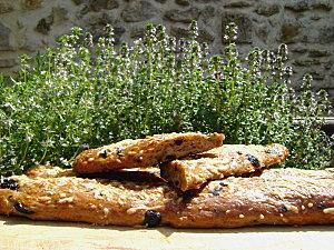 Olivettes – Petites Fougasses Croustillantes aux Olives Noires