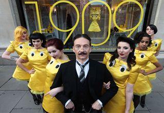 La Guerre des Luxes à London Self-1