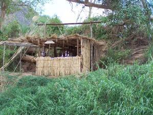 MADAGASCAR 2: descente de la Tsirinbihina en pirogue MADAGASCAR 2: descente de la Tsirinbihina en pirogue
