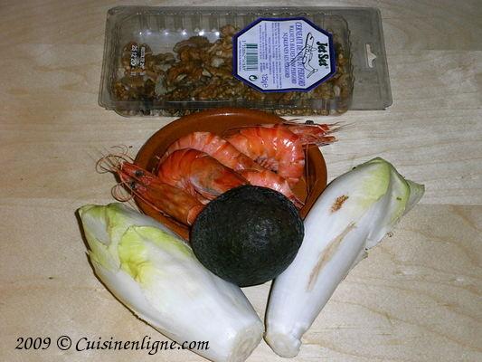 Les ingrédients de la salade d'endive à l'avocat, aux noix et aux crevettes