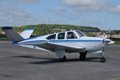 Beech 35 Bonanza à dérive en V Beech 35 Bonanza à dérive en V