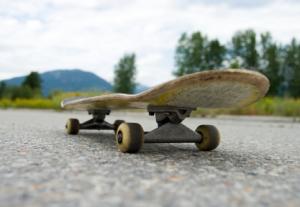 Un bulldog skateboarder devient une star au Japon Skateboard (illustration)