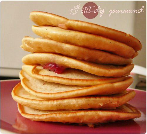 Pancakes vanillés à la fraise
