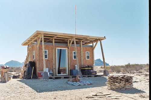 LA BARAQUE AUTONOME POUR 1600 DOLLARS .... LA BARAQUE AUTONOME POUR 1600 DOLLARS ....