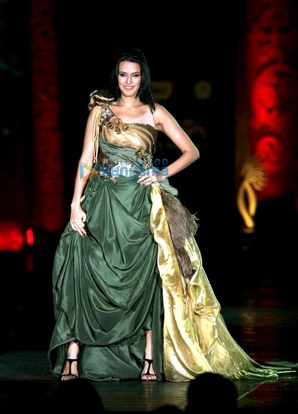 [PHOTOS] IIFA Awards 2009 fashion show