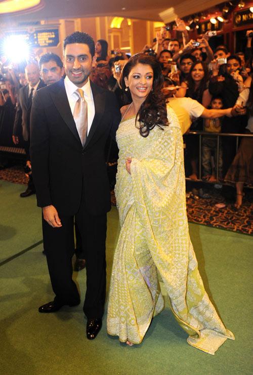 [PHOTOS] Aishwarya Rai & Abhishek Bachchan at the IIFA Awards 2009