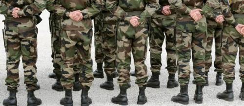 Déconnomots, un exemple parmi tant d'autres 9918_Une-1Militaires.jpg