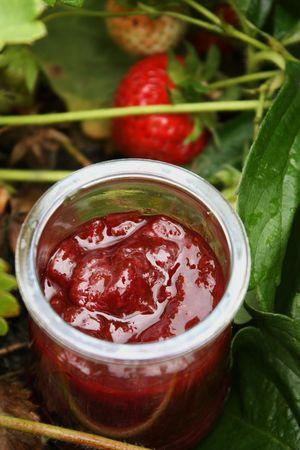 Confiture de fraises à l'eau de rose 024