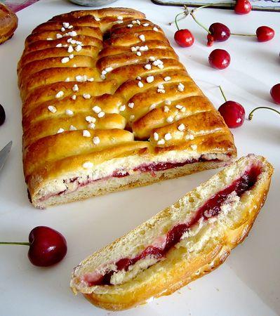 Tresse briochée à la cerise version_plus_cliar