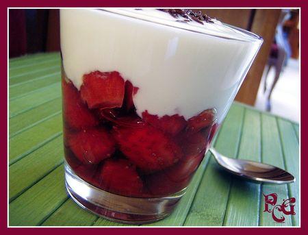 Verrines fraîcheur aux fraises et au yaourt Verrines fraîcheur aux fraises et au yaourt