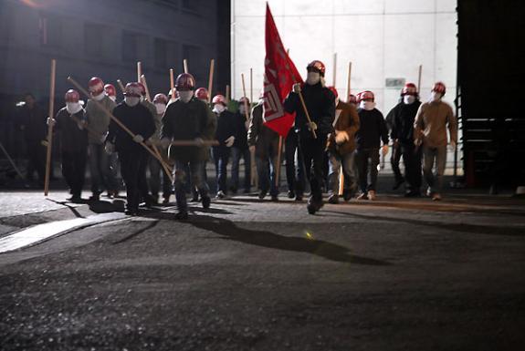 United Red Army par Dante: Identités de l'Idéal