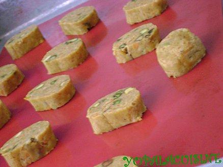 PETITS SABLES CAROTTES CURRY ROMARIN PISTACHES