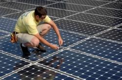 panneaux solaires technicien