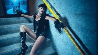 You treat me like a dog, get me down on my knees You treat me like a dog, get me down on my knees